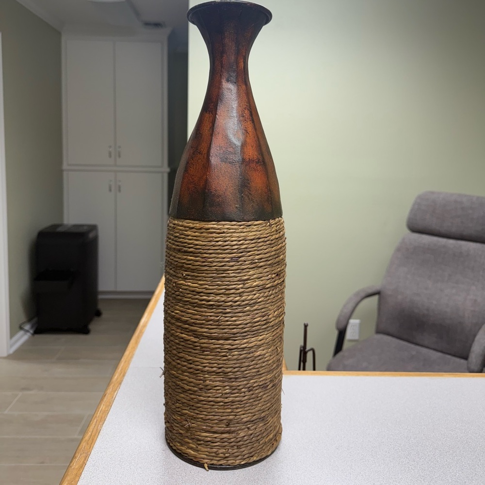 Rustic Brown and Tan Vase - Picture 4 of 4